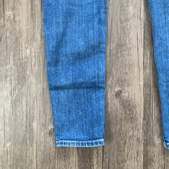 American Eagle Super High Rise Super Stretch Skinny Jean Medium Wash - Picture 7 of 7